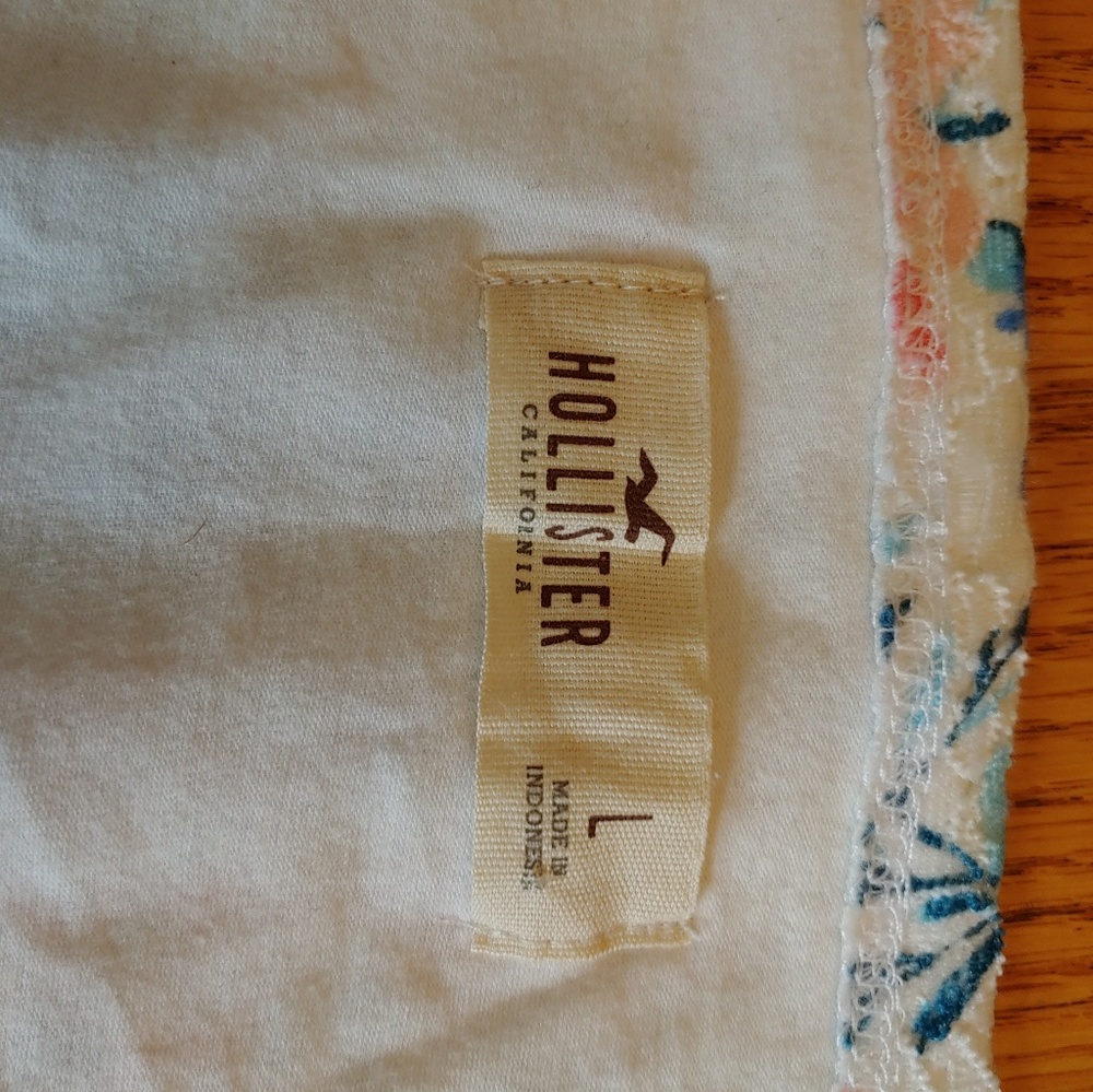 Hollister Shirt - Picture 3 of 3